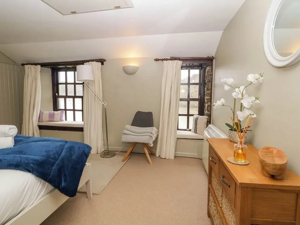 4 Trenhaile Terrace