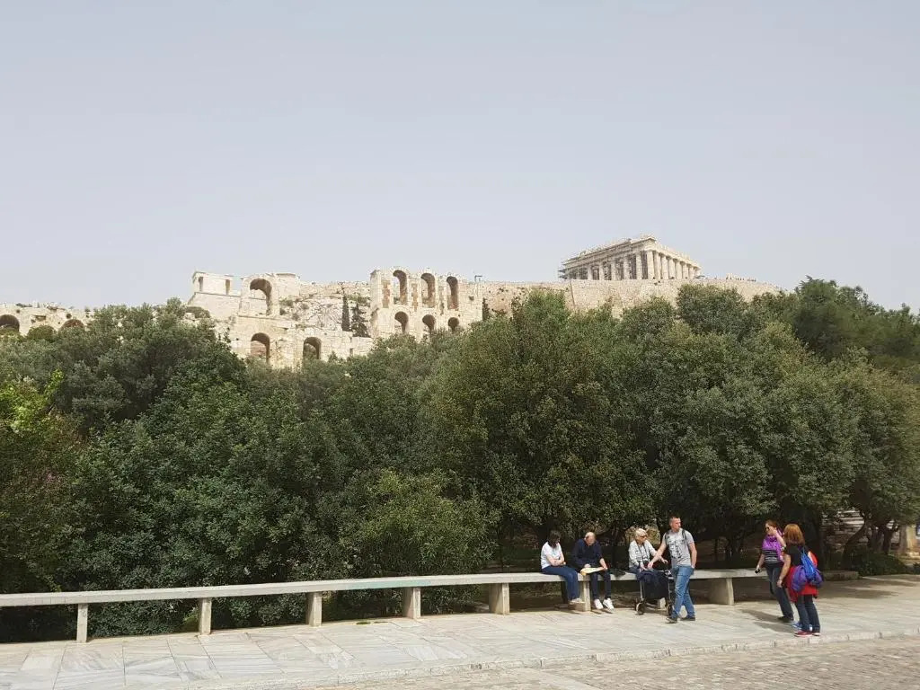 JOHN BEAUTY 50m2, METRO and ACROPOLIS 5'