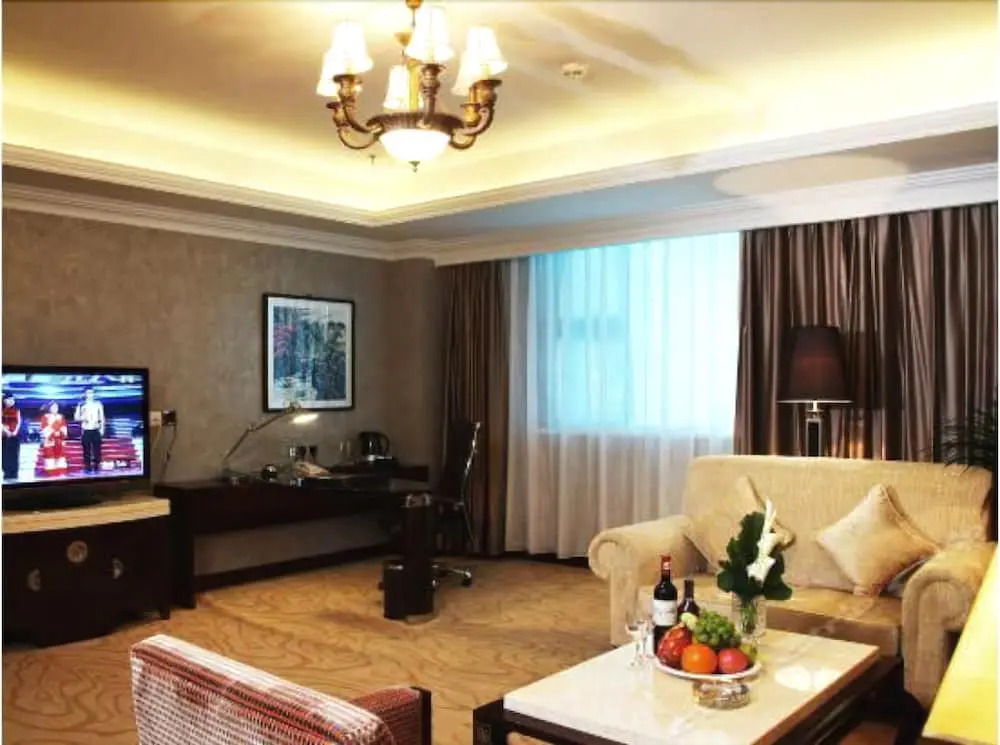 Xinjiang Plaza Guest Building