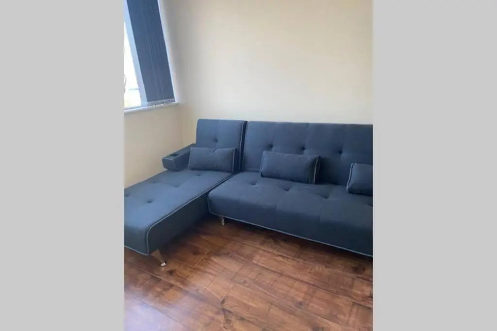 3 Bed Contemporary Crewe apartment