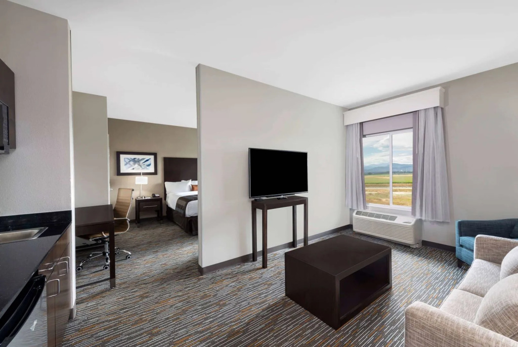 Courtyard by Marriott Seattle SeaTac Airport
