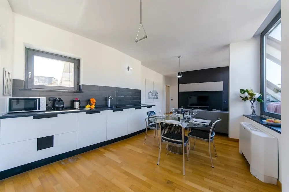 Altido Penthouse next to Acquario
