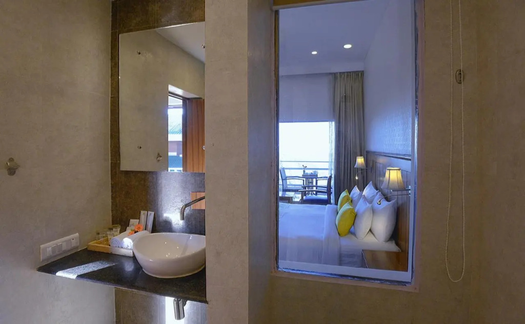 TreeHouse Chail Villas