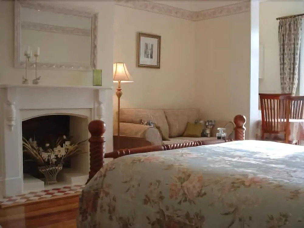 Huonville Guesthouse