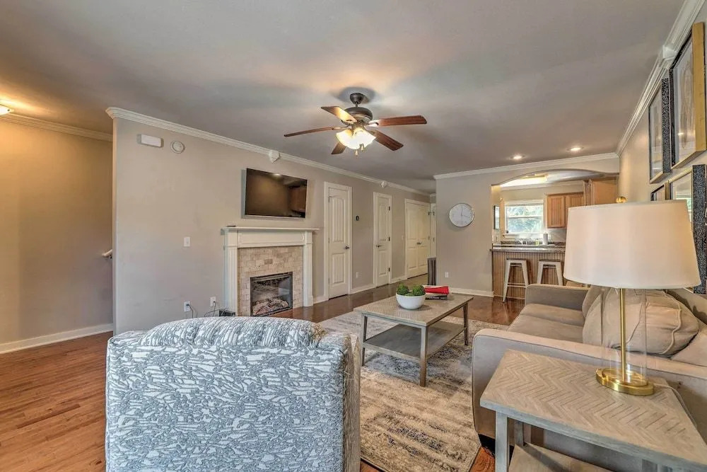 Charming Springdale Townhome ~ 5 Mi to Dtwn!