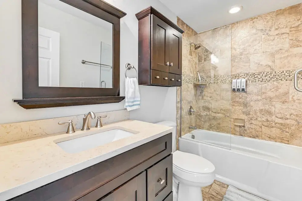 Boat Dock & Game Room: Waterfront Lake Norman Gem