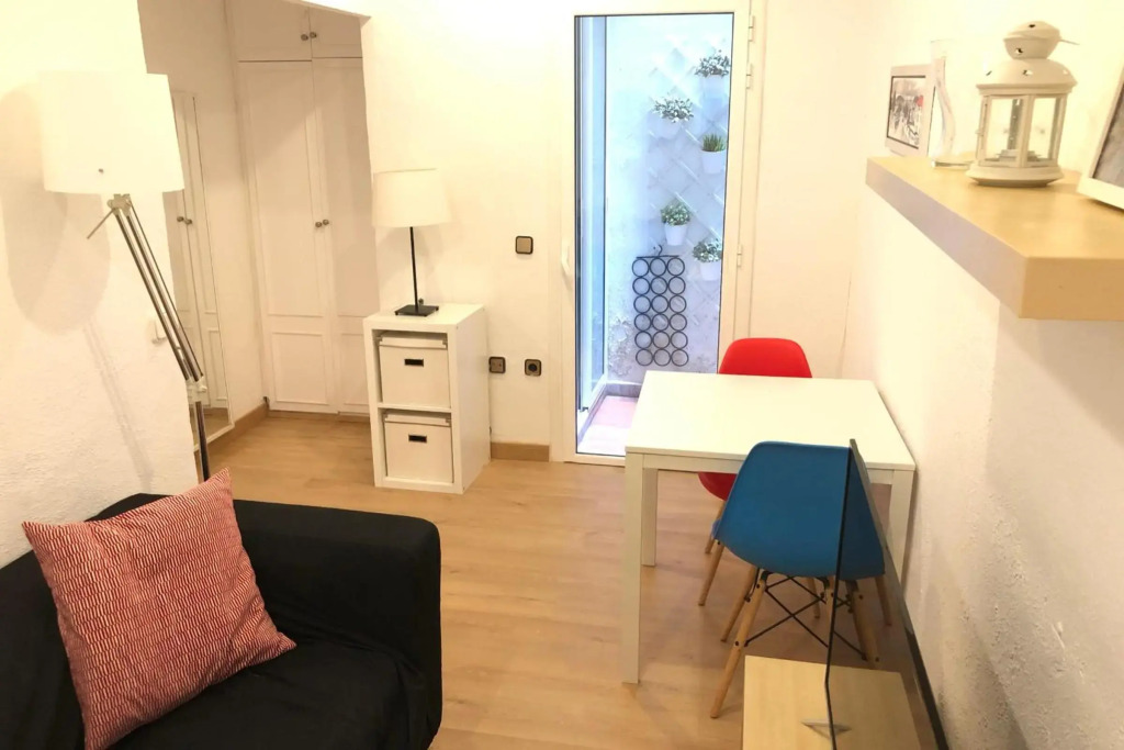 NEW! Apartment in Sarria near Metro