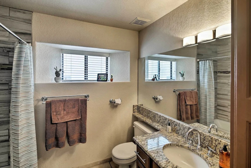 Lake Havasu Home: Heated Pool & Golf Course Views