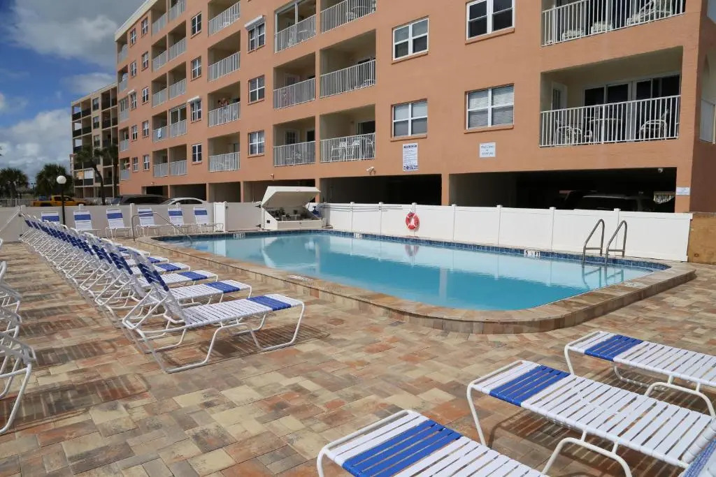 207 Beach Place Condos