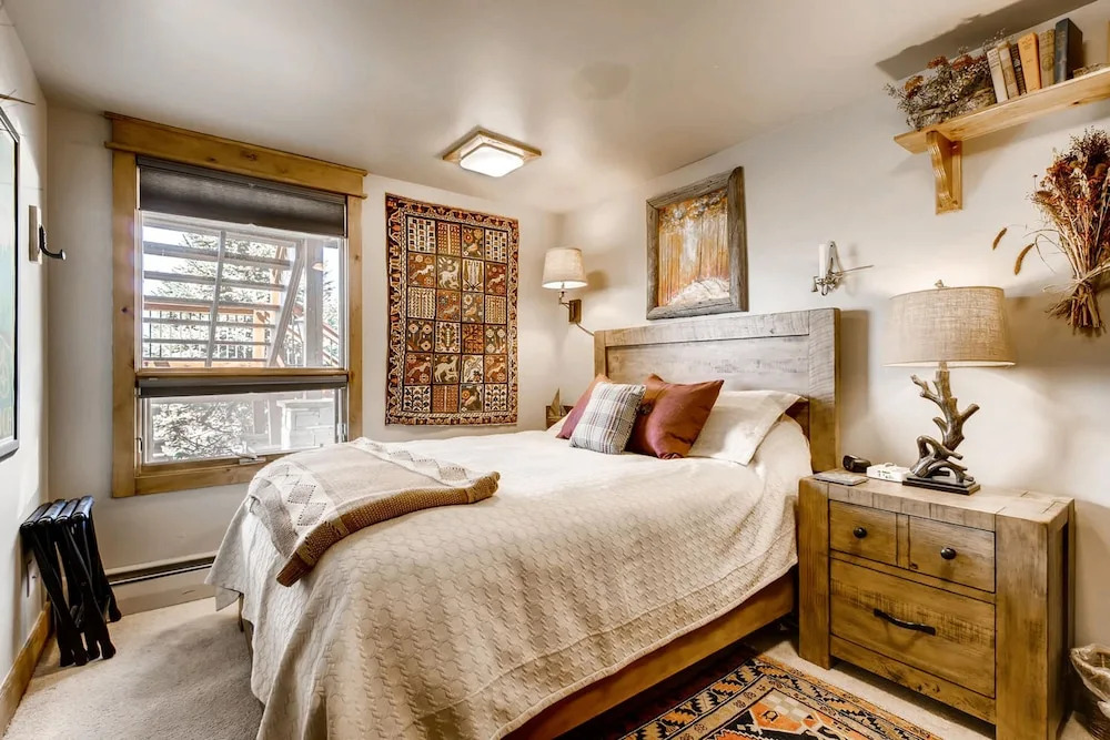 611 Oro Grande by Book by Owner