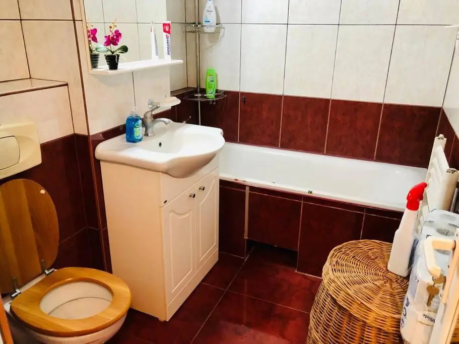 Very Big apartment in a Quiet area near Spitalul Judetean F7