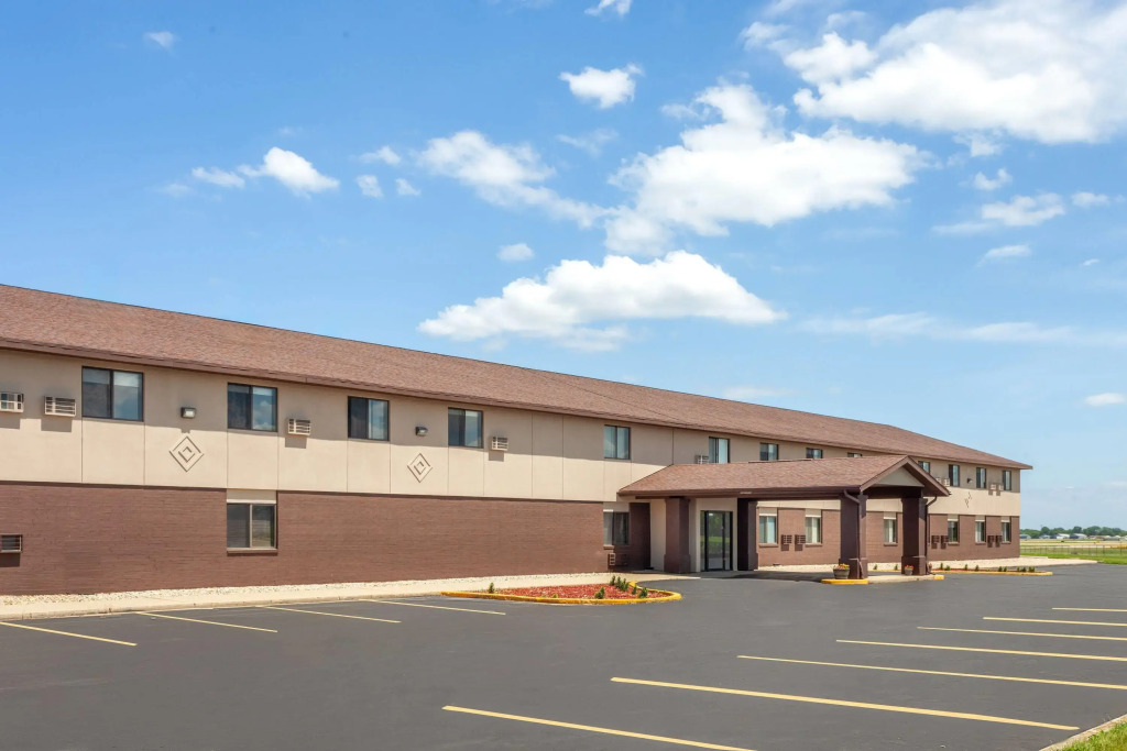 Baymont inn by Wyndham Oshkosh Airport