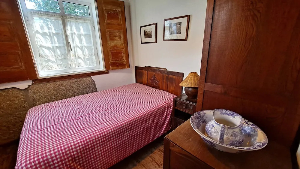 Charming 2-bed Cottage in Santa Marinha do Zezere