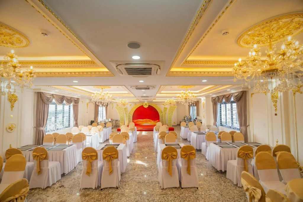 NEW PALACE HOTEL