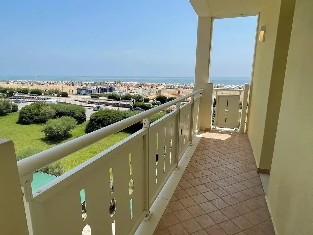 Apartment in a Prime Seafront Location