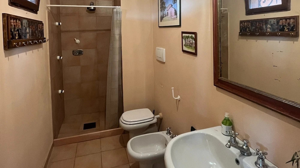 Tuscan Villa 5mins From Beach, Sleeps 8, ev Point