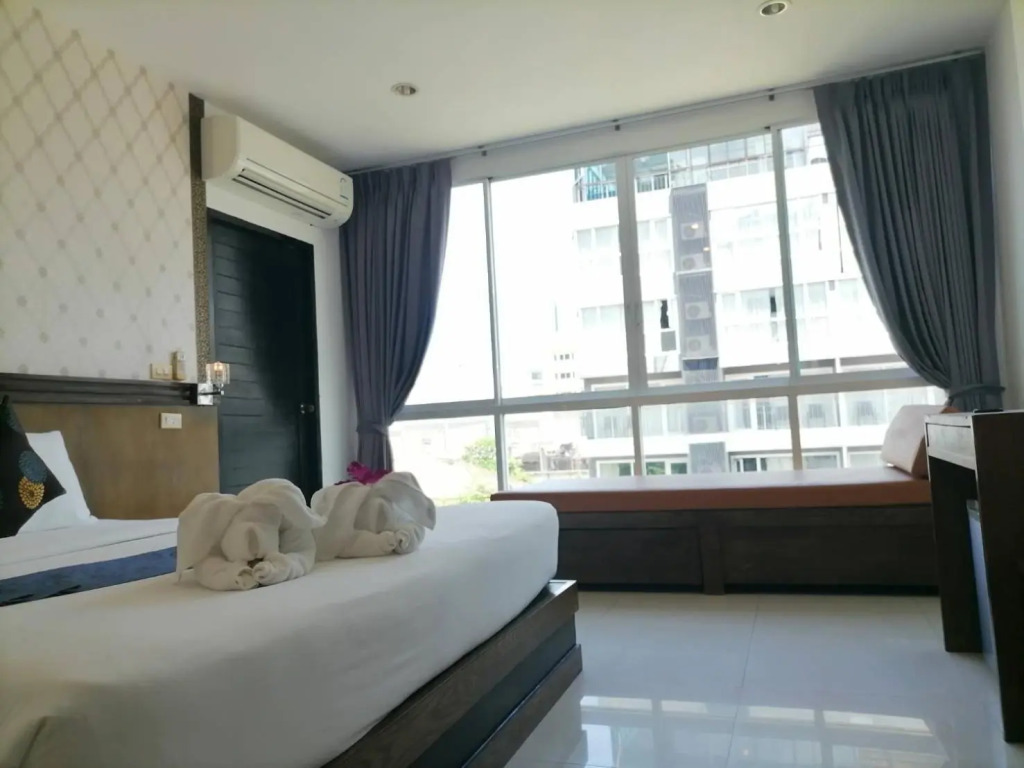 NJ PATONG HOTEL
