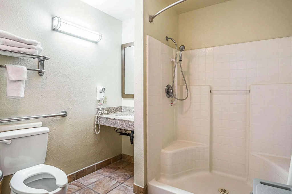 Rodeway Inn & Suites Lake Havasu City