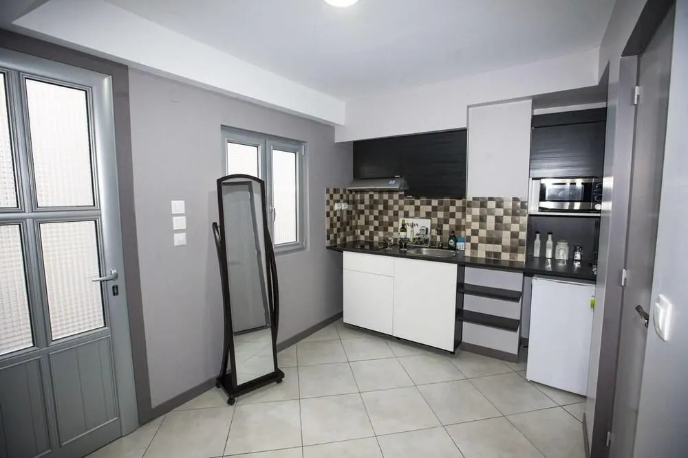 Trendy Living in Monastiraki