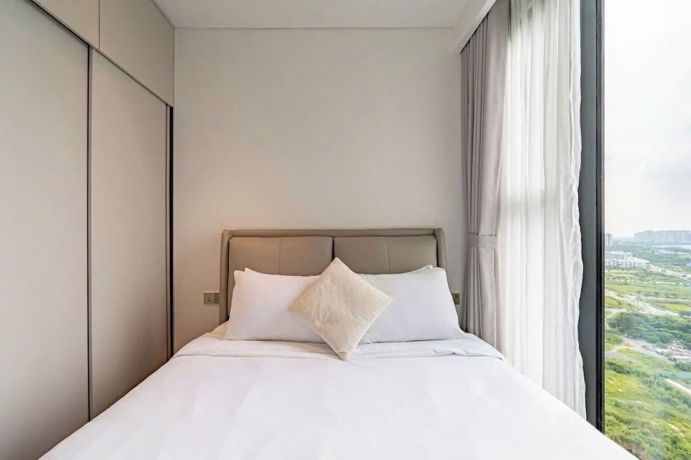 The CREST Premier Residence
