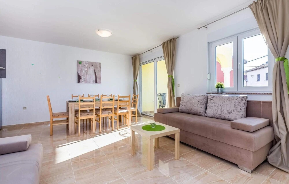 Amazing Home in Dramalj With 2 Bedrooms, Wifi and Outdoor Swimming Pool