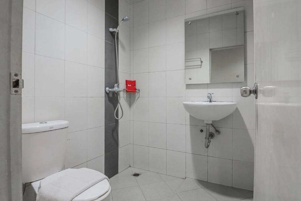 RedDoorz Plus near Simpang Rimbo Jambi