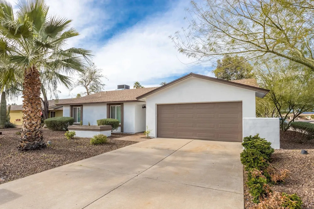New Listing! Expansive Modern Gem W/ Private Pool 6 Bedroom Home