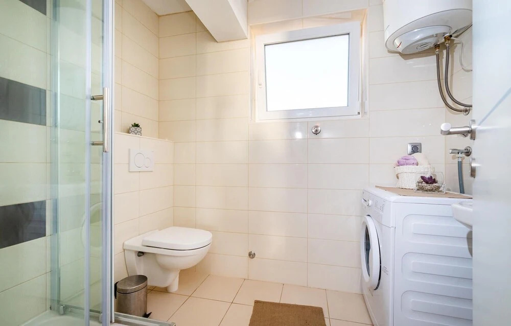 Amazing Home in Novigrad With 5 Bedrooms, Wifi and Outdoor Swimming Pool
