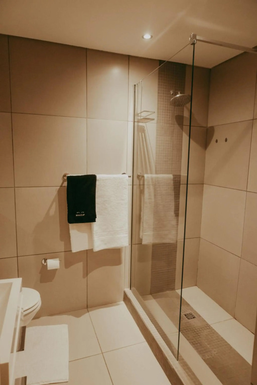 Modern 1-bedroom near Grove Mall and Lady Pohamba AirBnB