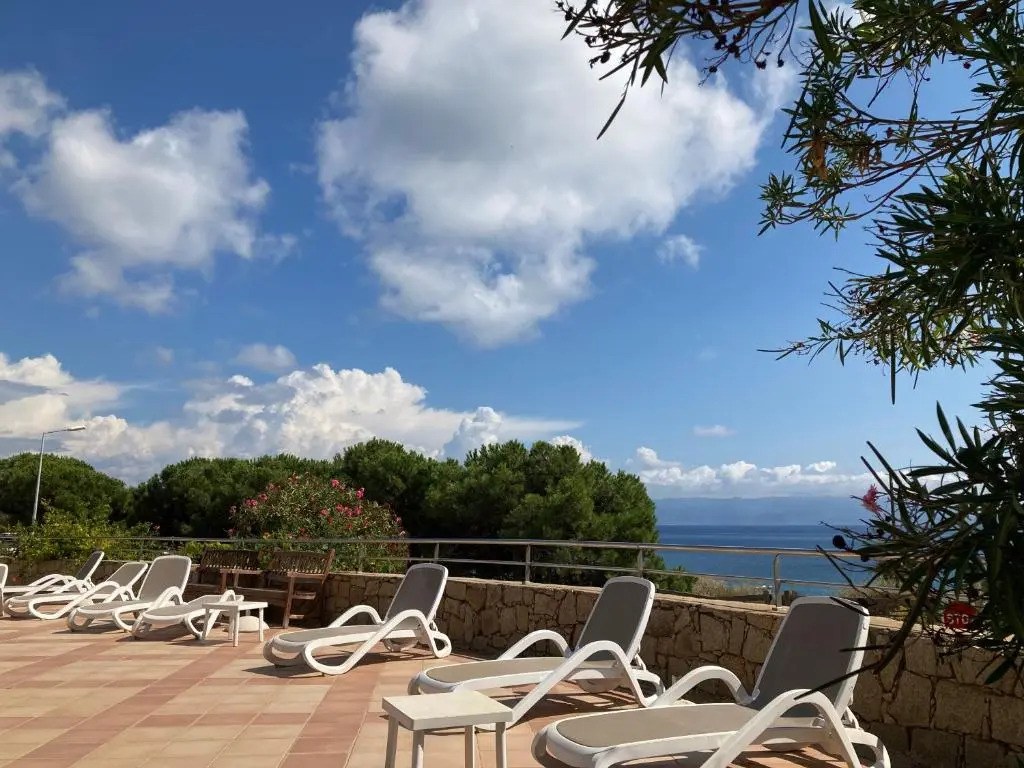Appartement VAIANA avec piscine en bord de mer