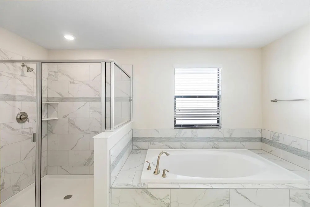 2957 FS - Luxury Oasis: 6BR Villa Pool Game