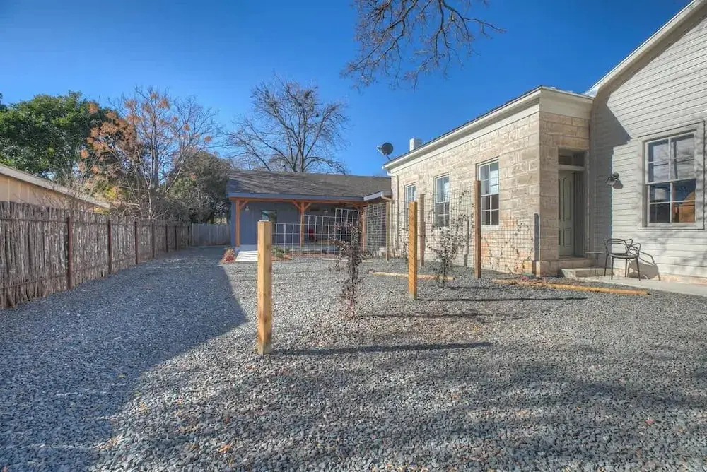 New! Luxurious Home W/wine Cellar & Firepit!
