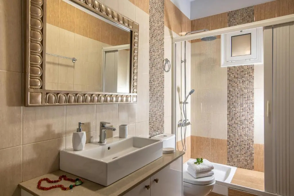 Alba Bianca Villa, Family Retreat with Heated Pool By ThinkVilla