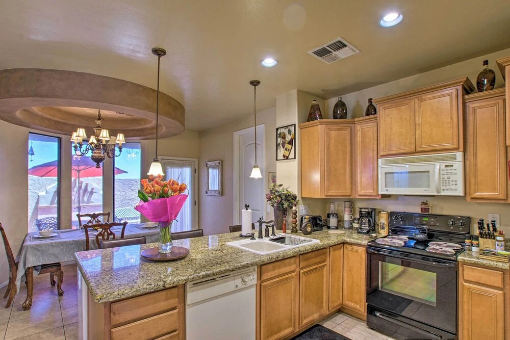 Near Golf: Casita w/ Patio 10 Mi to Dtwn Phoenix
