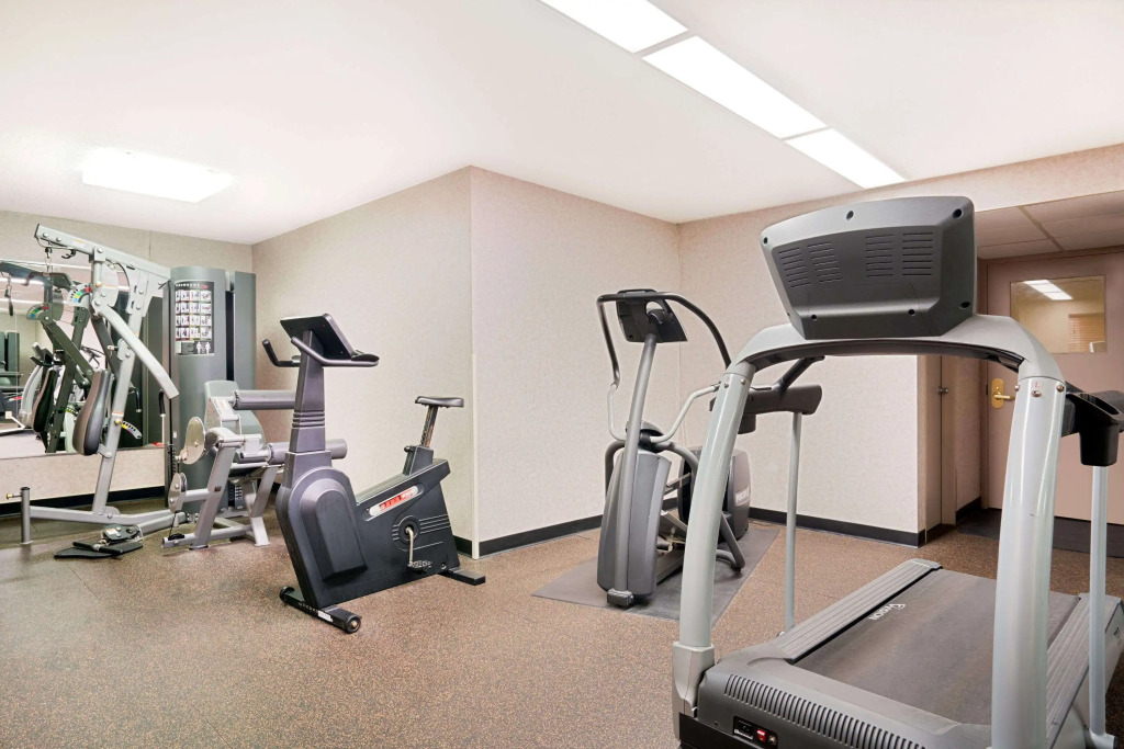 Ramada by Wyndham Plymouth Hotel & Conference Center