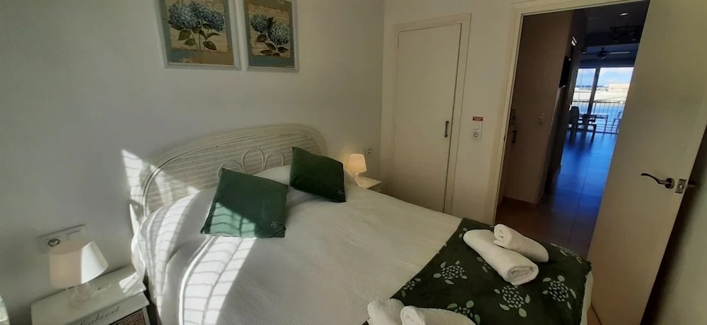 03 Ap1102 in Denia With 1 Bedrooms and 1 Bathrooms