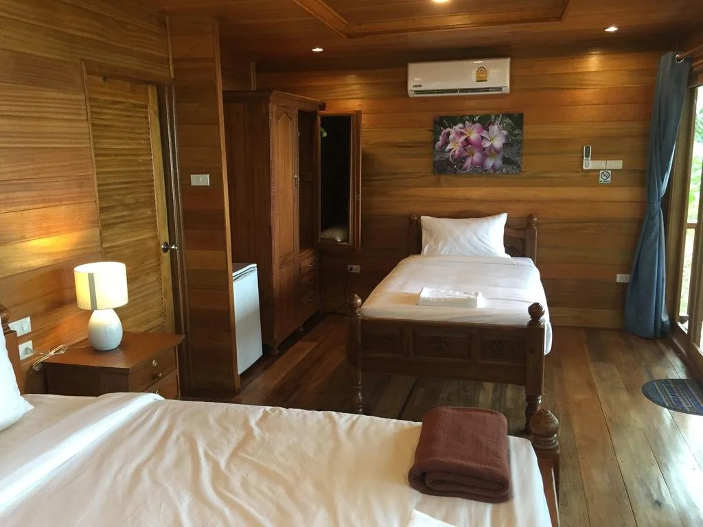 Aow Yai Bungalows