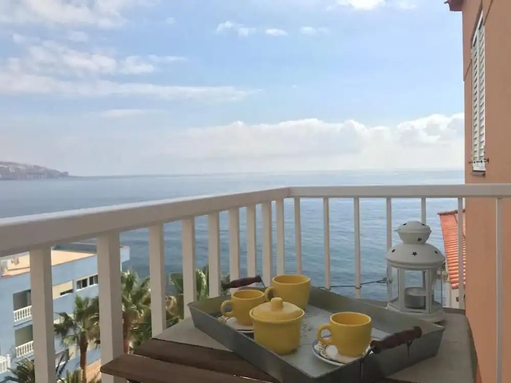The Cozy Corner Apartment, Primera Línea con Vistas al Mar