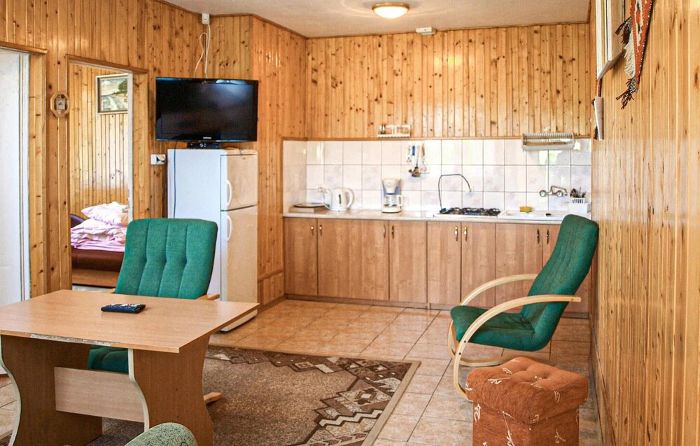 Cozy Home In Kopalino With Kitchen