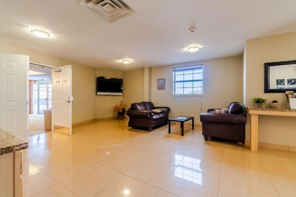 Holiday Inn Express & Suites Englewood - Denver South by IHG
