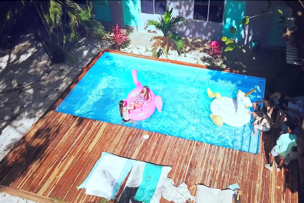 La Oveja Negra Tamarindo Hostel and Surf Camp - Adults Only
