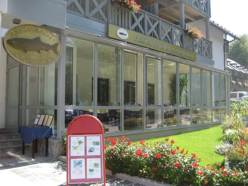 Hotel Jezero