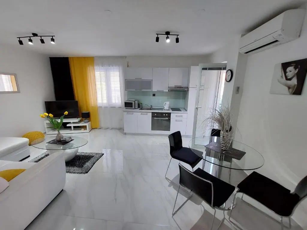Apartments Antunović