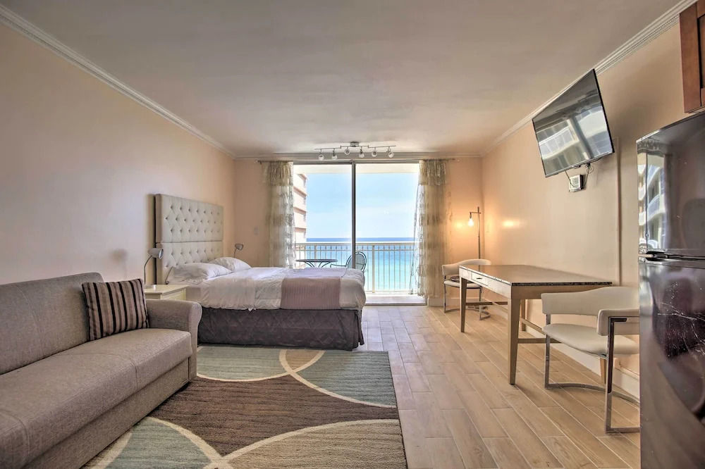 Ocean-view Studio in Marco Polo Beach Resort!
