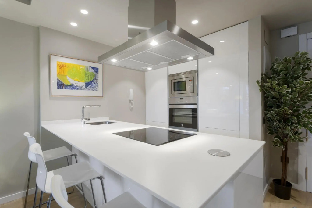 Luxury II in Madrid with 2 bedrooms and 2 bathrooms