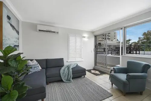 Renovated Moololaba Unit 100m To Beach