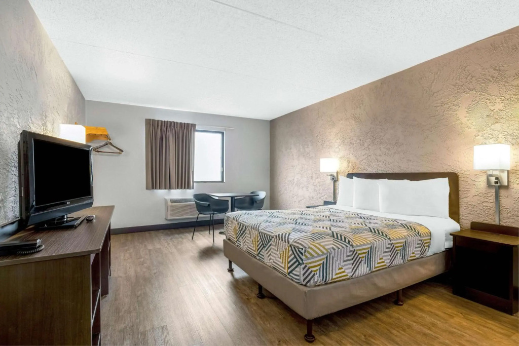 Motel 6-Elk Grove Village, IL - OHare