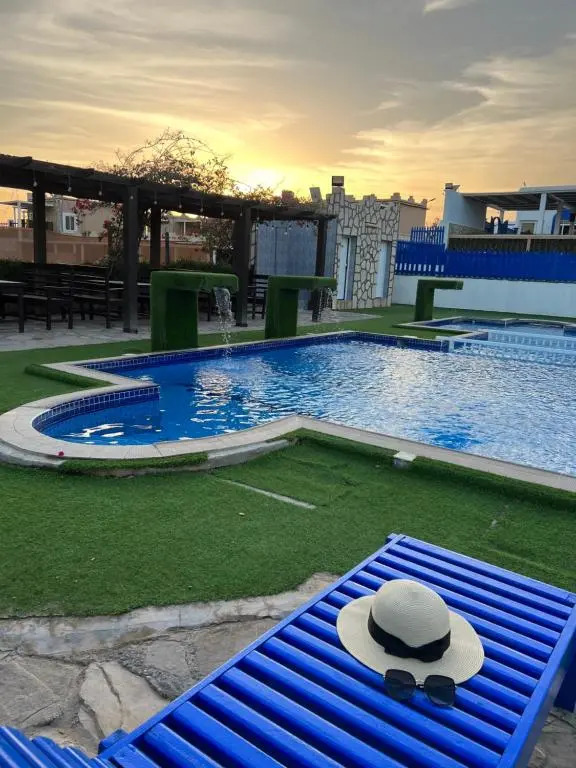Al-Ashkhara Beach Resort منتجع شاطئ الأشخرة