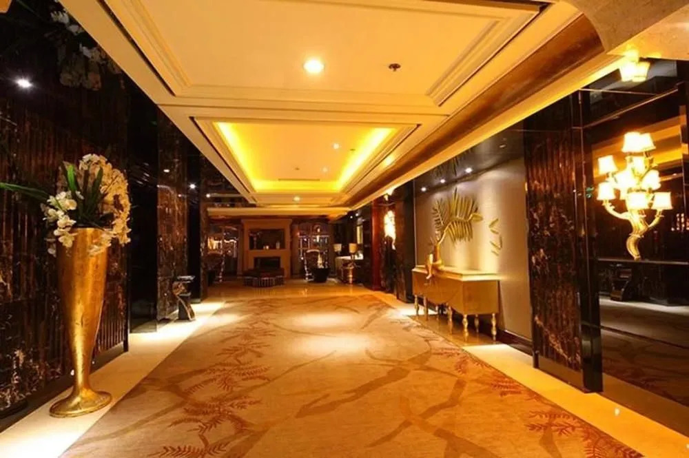 Chengdu Cannes Holiday Inn Hotel