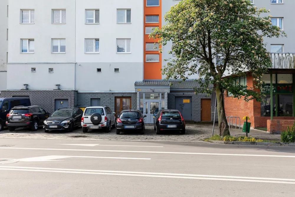 Port View Apartment by Renters
